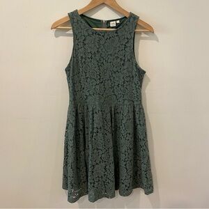 green lace dress high neck sleeveless
